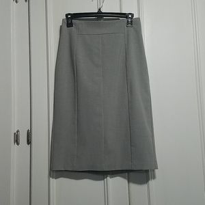 Knee length Worthington pencil skirt